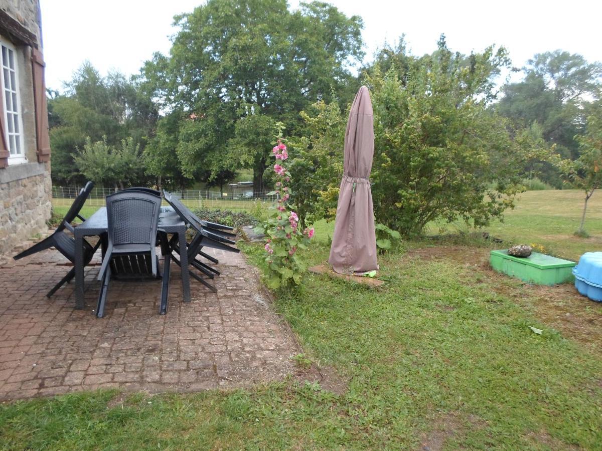 לינה וארוחת בוקר Saint-Jean-des-Ollières Relais Des Chaux מראה חיצוני תמונה