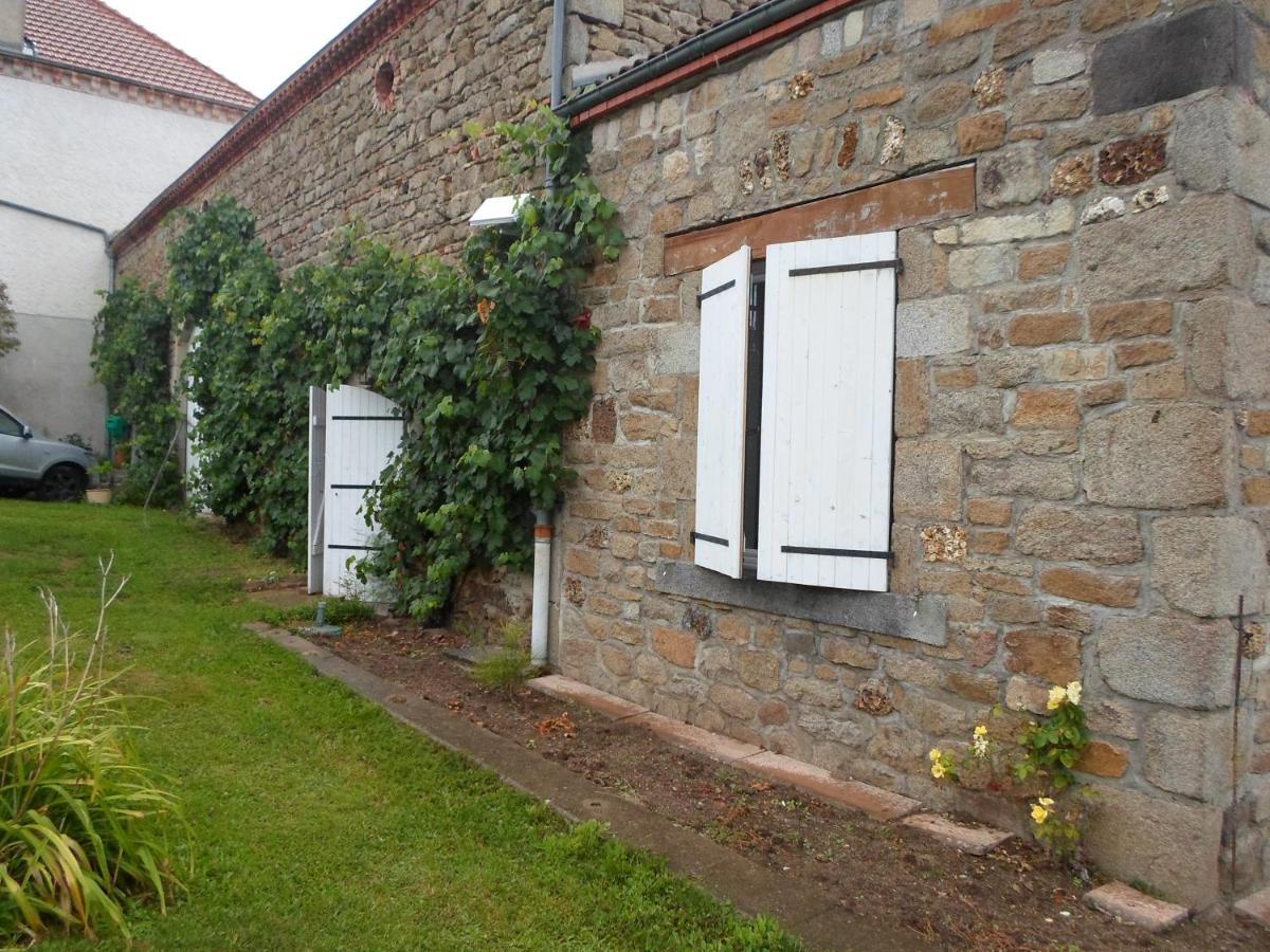 לינה וארוחת בוקר Saint-Jean-des-Ollières Relais Des Chaux מראה חיצוני תמונה