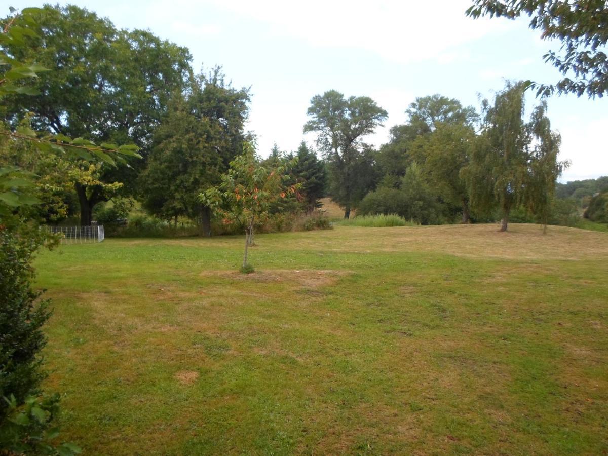 לינה וארוחת בוקר Saint-Jean-des-Ollières Relais Des Chaux מראה חיצוני תמונה