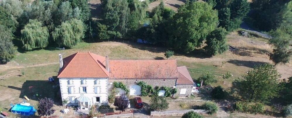 לינה וארוחת בוקר Saint-Jean-des-Ollières Relais Des Chaux מראה חיצוני תמונה